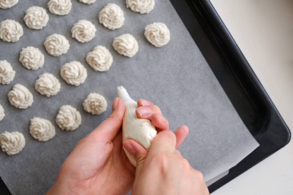 Pourquoi le macaron basque séduit toujours autant les fins gourmets ?